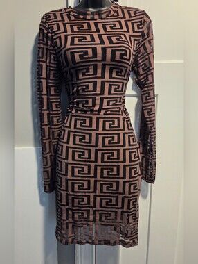 Long Sleeve Geometric Sheath Dress in Brown and Black